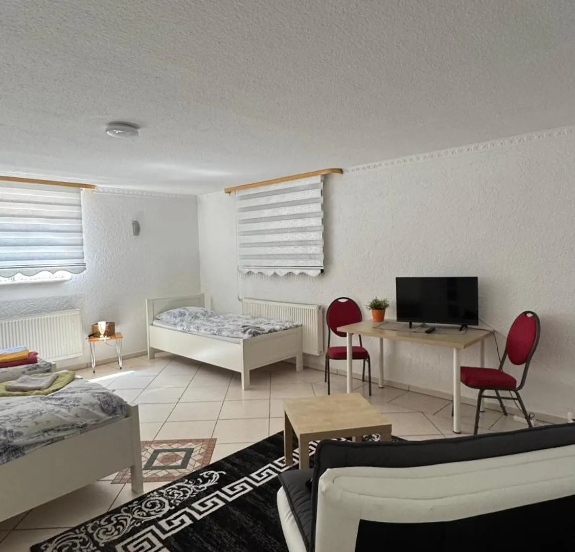 Ferienwohnung 1 Souterrainfenster Hannover Appartamento